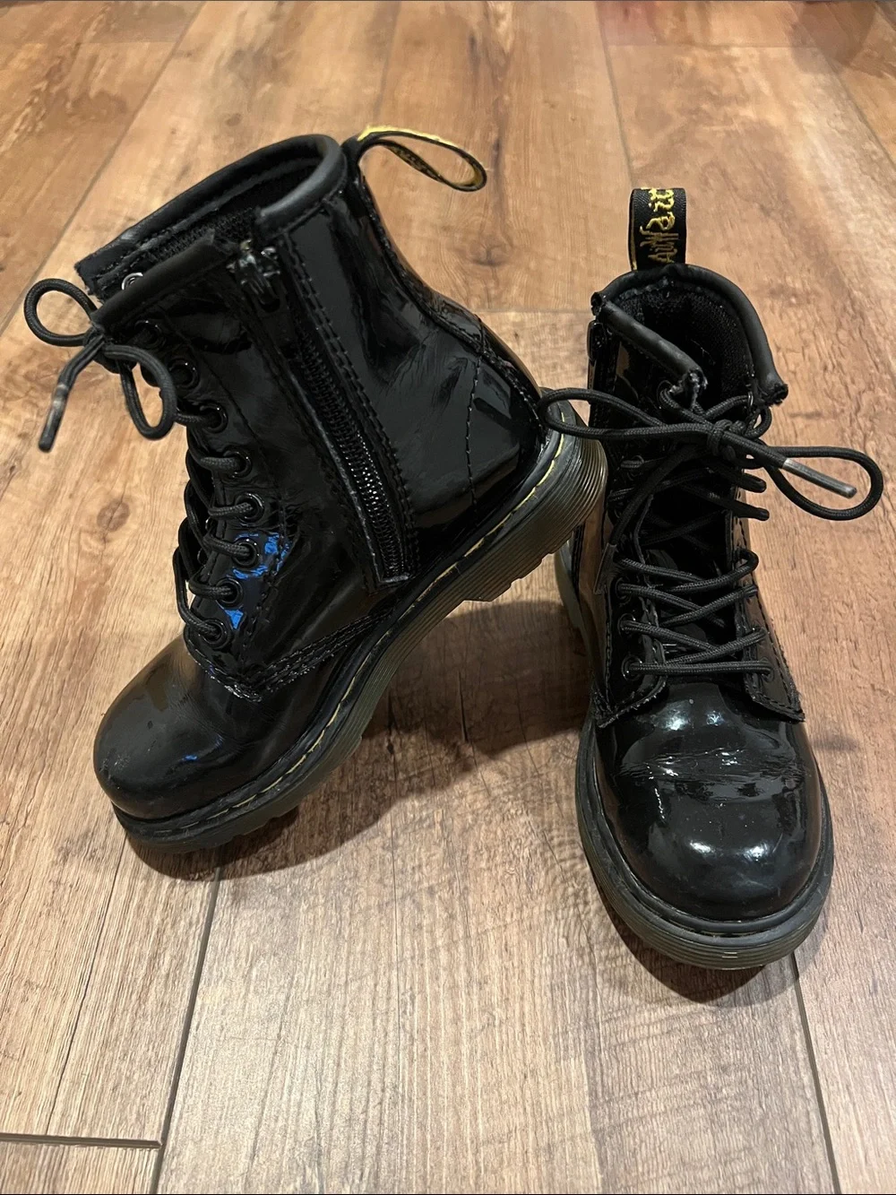 Dr. Marten’s Delaney Black Patent Leather Boots for Toddler Girl, size 11